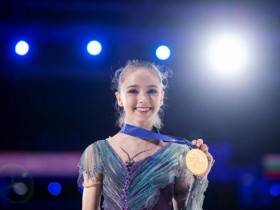 【PokerStars】金牌预定！俄罗斯花式滑冰美少女卡米拉·瓦莉娃（Kamila Valieva）奥运首位完成四周跳女子选手！