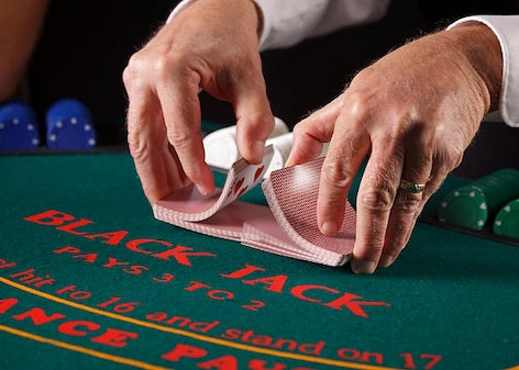 【扑克之星】扑克进阶策略:从新手到长期盈利