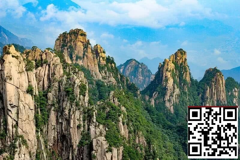 【扑克之星】泰山之巅首日 | 吕彦与何映含分别斩获开幕赛AB组CL，Day1共262人次参与，38人晋级Day2