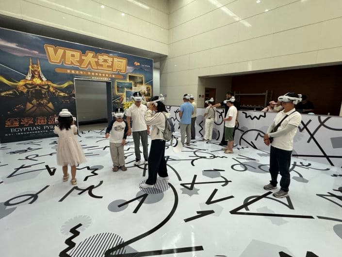 【扑克之星】混合现实（MR）+全息投影：沉浸式百家乐将如何改变未来互动娱乐体验？