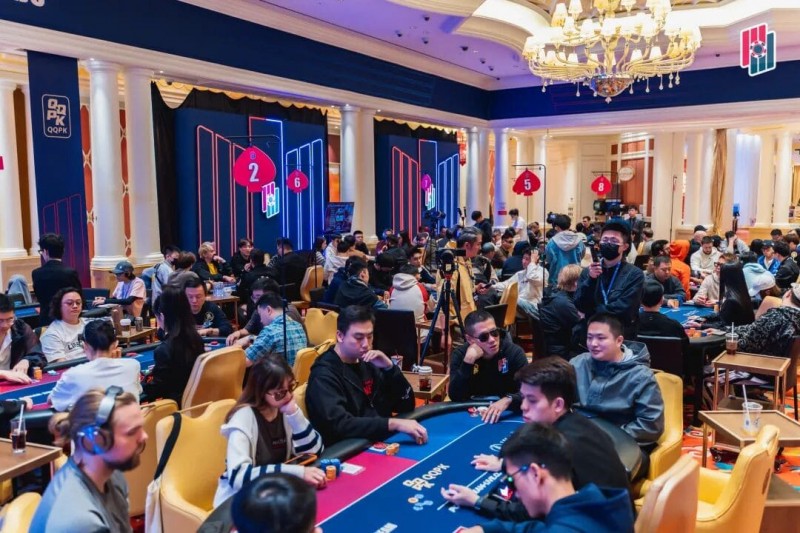 【扑克之星】PD22济州站|Q4幸运手牌两度立功,蒋欣欣惊险夺得单日豪客赛冠军!主赛30人晋级Day3
