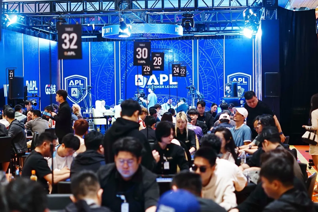 【扑克之星】APL济州岛｜续写高光！主赛狂卷1192人次参赛余172位选手挺进Day2，明日竞逐更高目标！徐杰明加冕系列赛双冠王