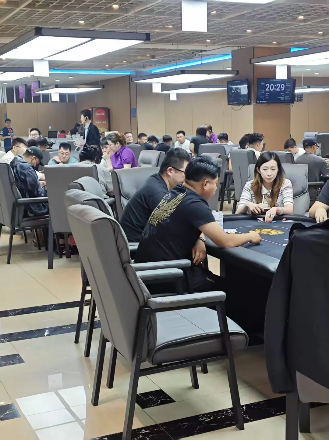 【扑克之星】DBPT城市智力竞技S1赛季 | 战火升级!213人征战主赛B组,王商舜登顶“新东北王”