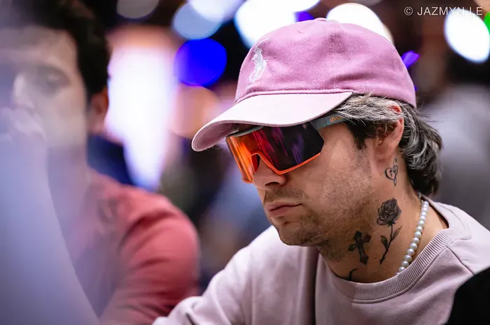 【扑克之星】离谱!读牌百分百正确却直接出局,WSOP主赛事这手英雄跟注看懵全场