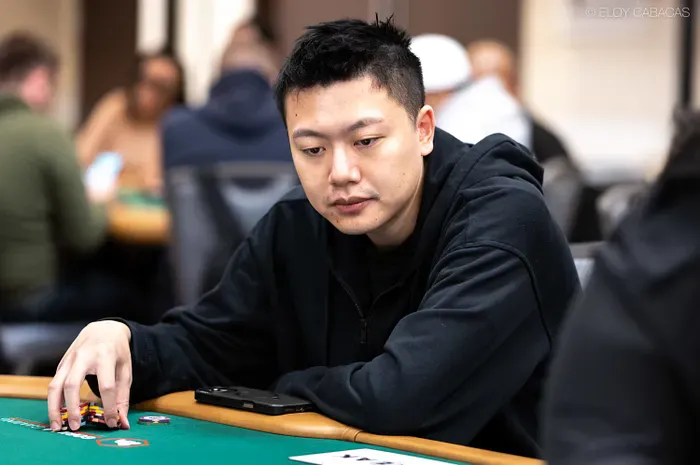 【扑克之星】以为出局走到门口,被叫回后打出奇迹:Wesley Fei的WSOP主赛死里逃生记