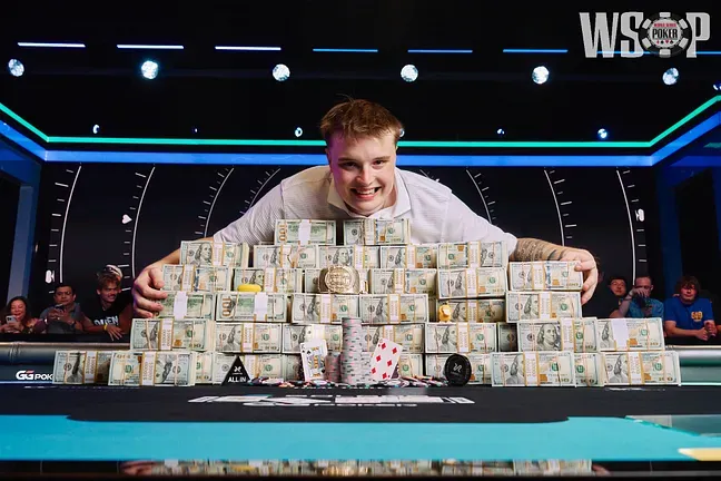 【扑克之星】16手牌速胜独揽1000万美金！22岁美国小将夺得2026年WSOP主赛冠军